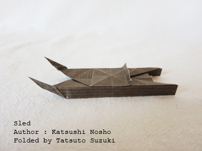 photo Origami Sled, Author : Katsushi Nosho, Folded by Tatsuto Suzuki